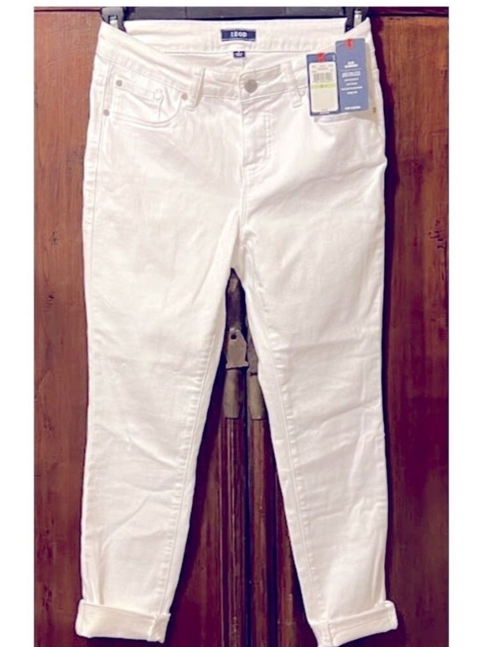 NWT $50 IZOD New White Core Slimming Jeans - Size 4